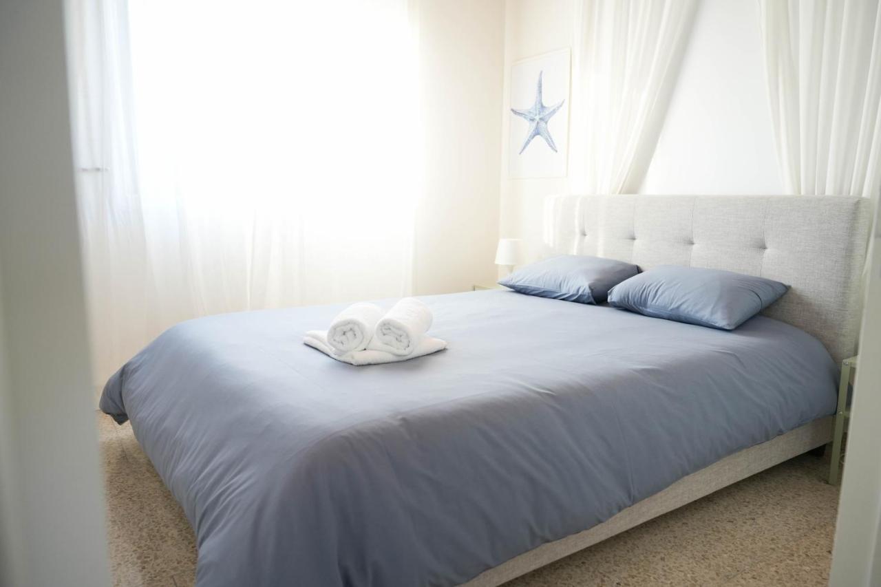 Ocean Blue House 17 * Meneou