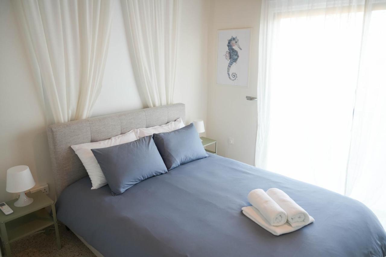 Ocean Blue House 17 * Meneou